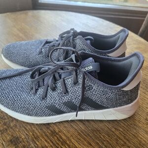 Adidas Women's Questar X BYD sneakers in the Core Black/Carbon/Grey. Size 9.5